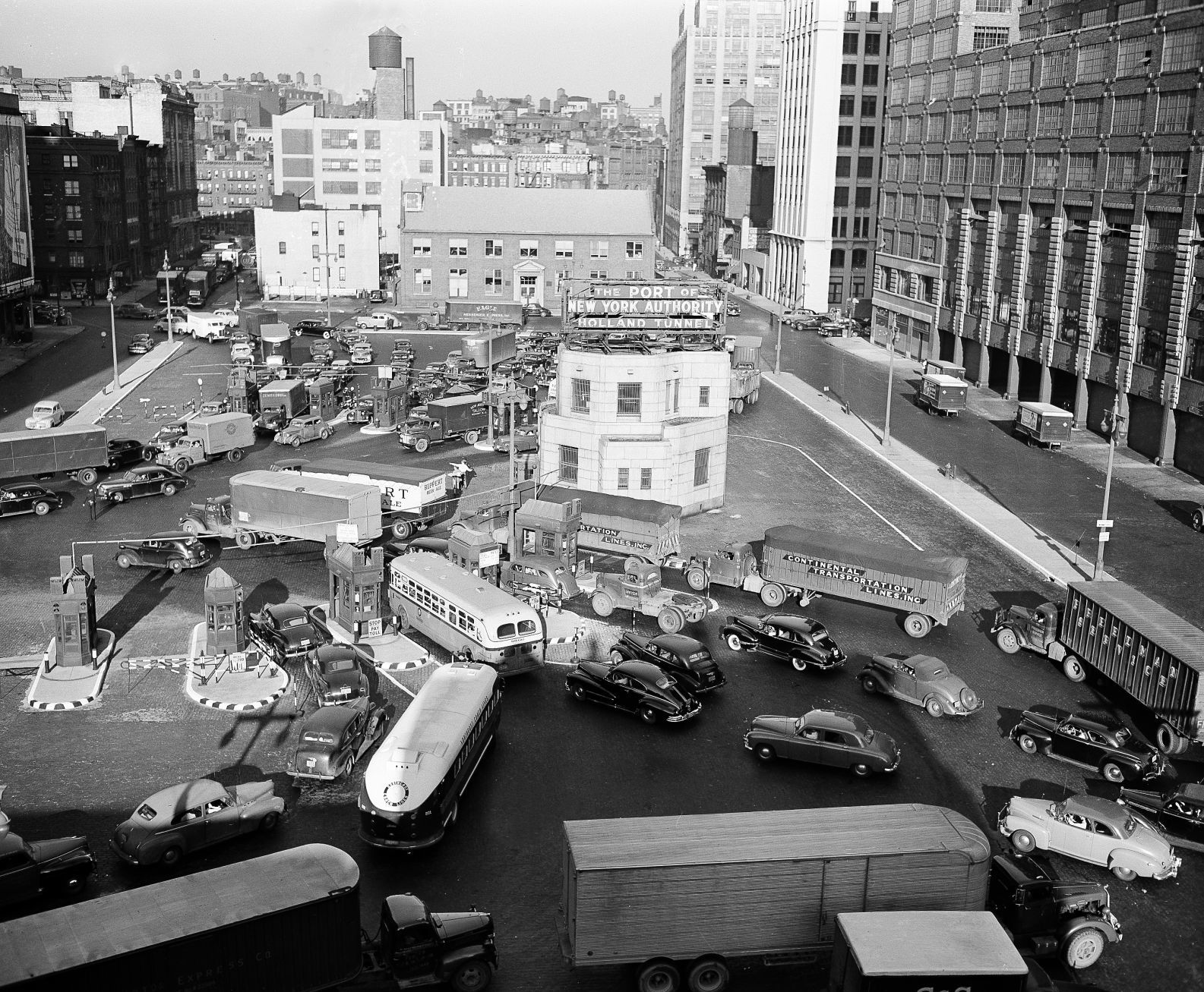 1948: Holland Tunnel
